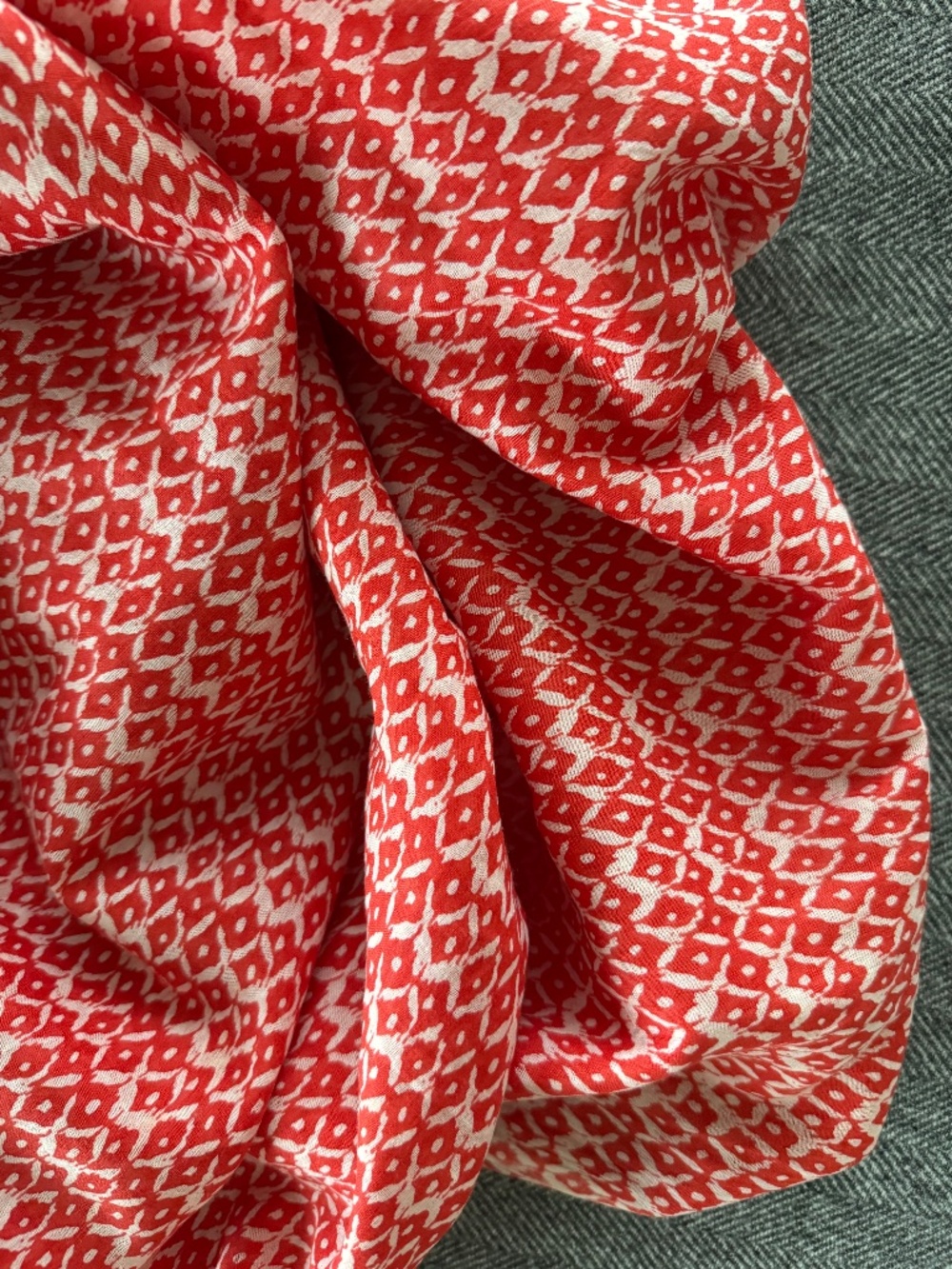 NWOT, FRENCH SARONG IN DARLING RED PATTERN
